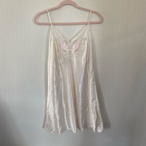 Vintage Val Mode Cream Satin Slip *FLAWED* - Picture 1 of 7